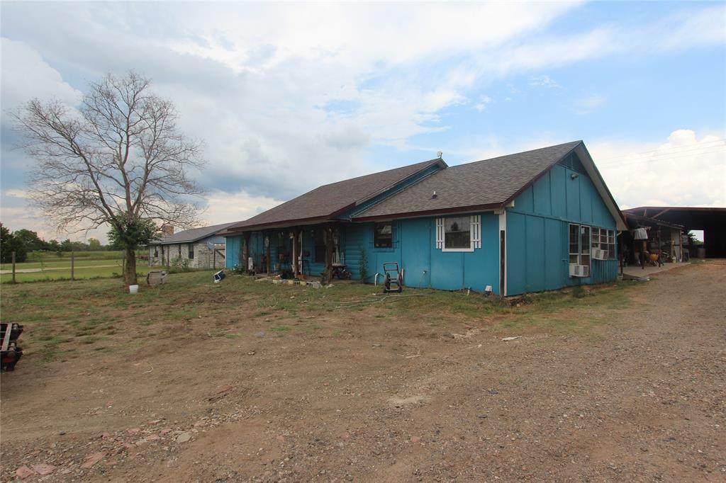 7487 Farm Road 905 - Photo 1