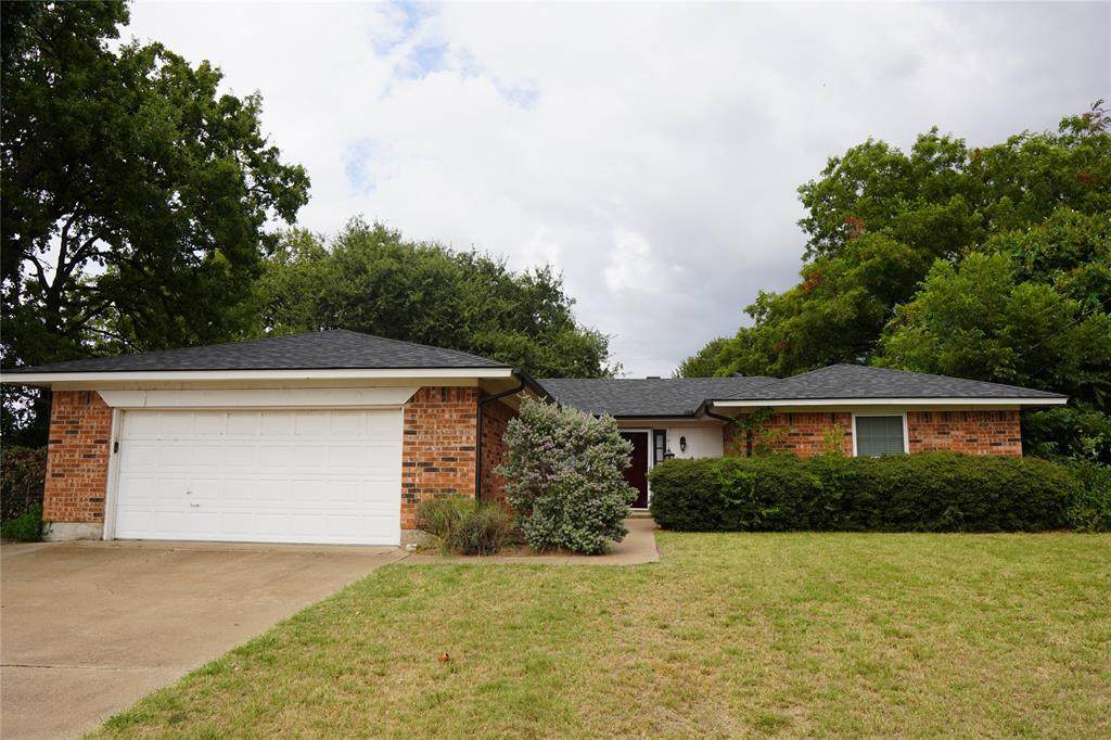 1019 Harbor Lakes Drive - Photo 1