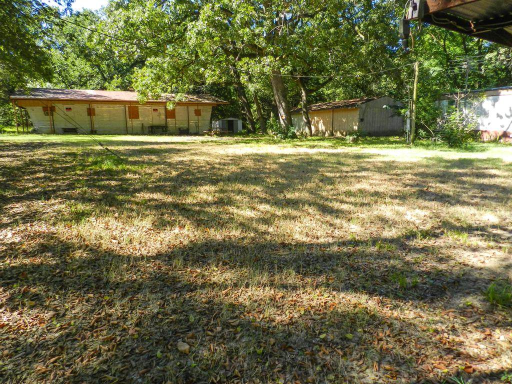 11027 Elm - Photo 1