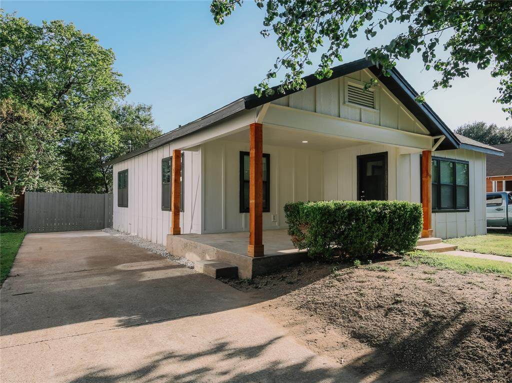 2534 Catherine Street - Photo 1