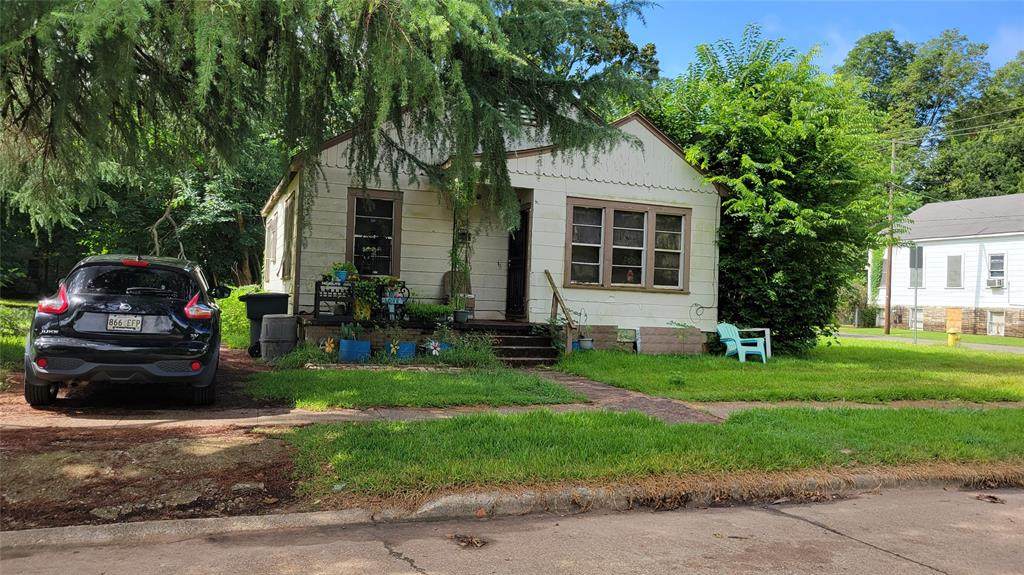 400 Edwards Street - Photo 1