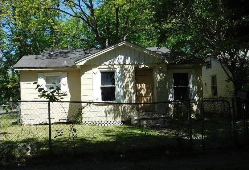 301 Edwards Street - Photo 1