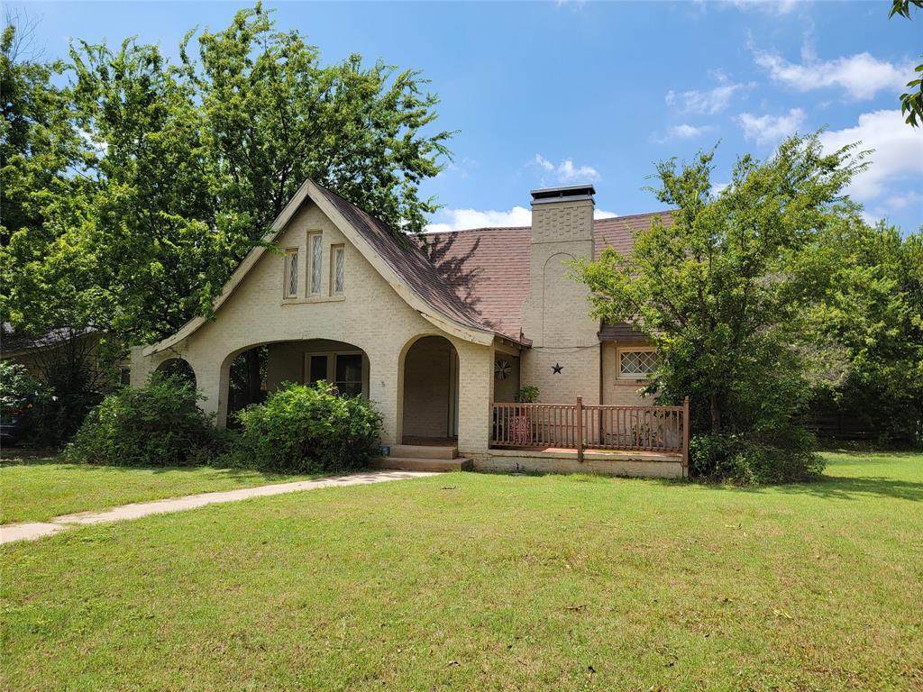 802 Davis Drive - Photo 1