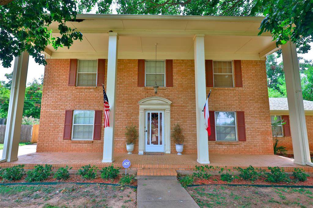 1457 Chateau Drive - Photo 1