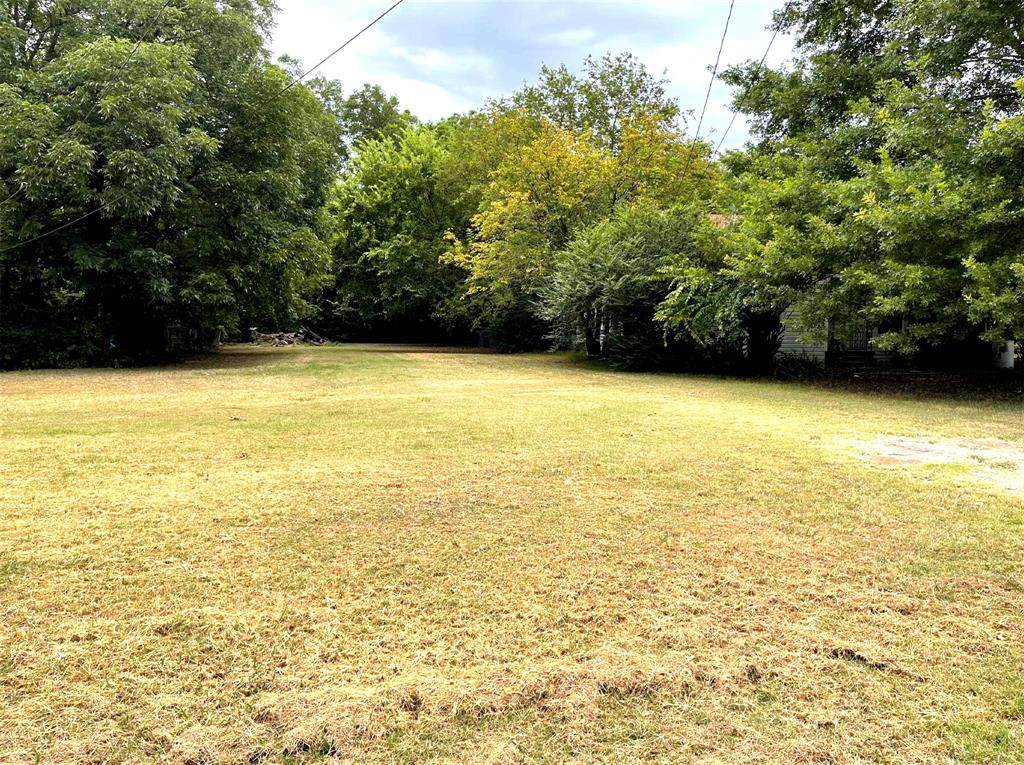 514 Dewey Avenue - Photo 1