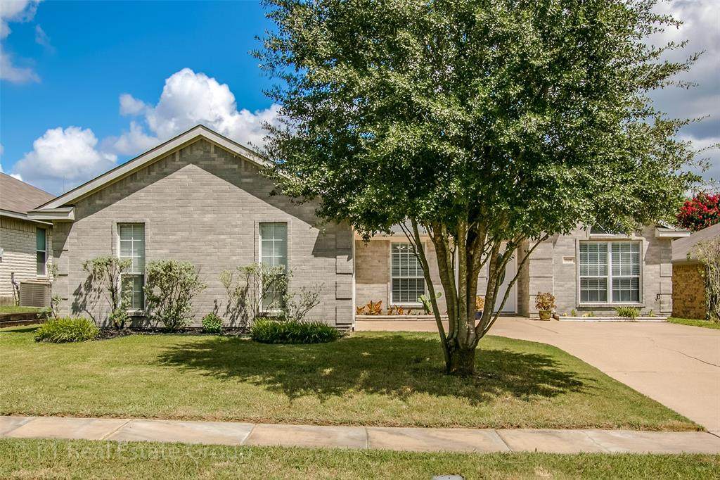 908 Pecan Trail - Photo 1