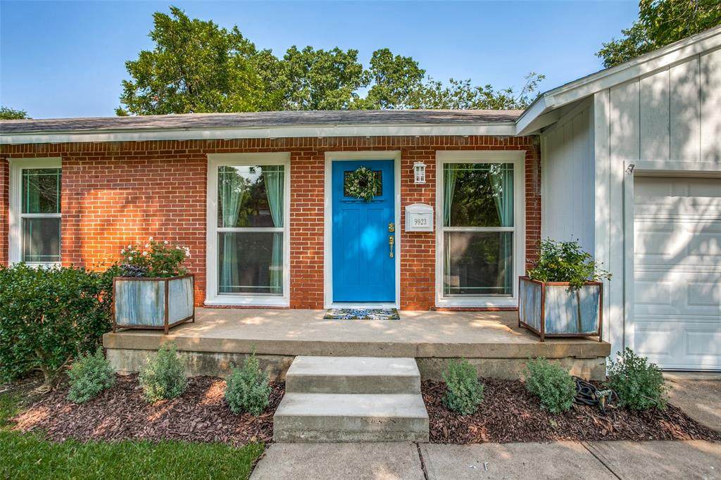 9923 Kilarney Drive - Photo 1
