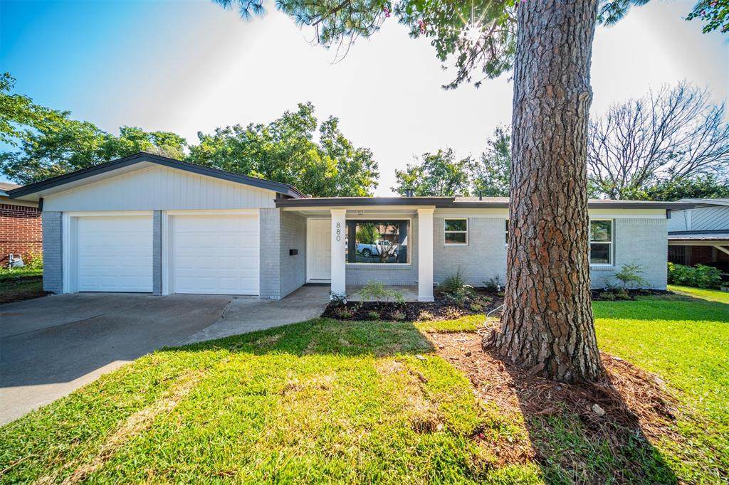 880 Russell Lane - Photo 1