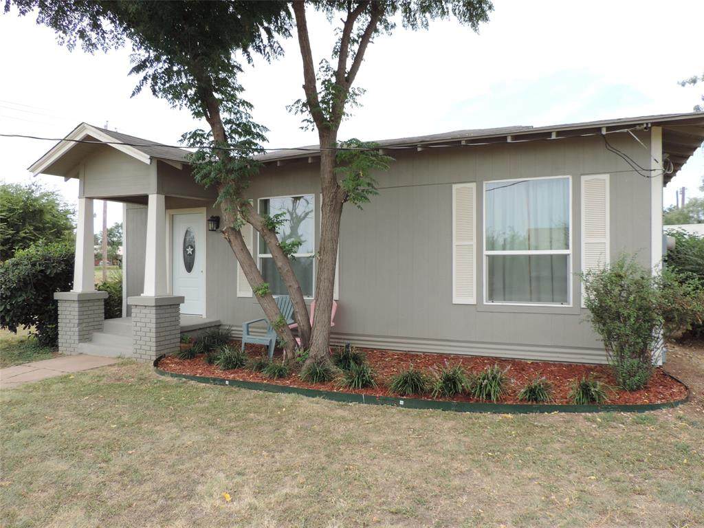 832 Avenue I - Photo 1