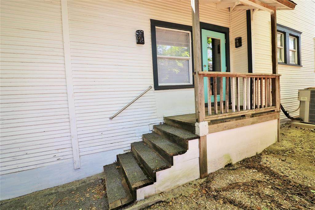1726 Seevers Avenue - Photo 1