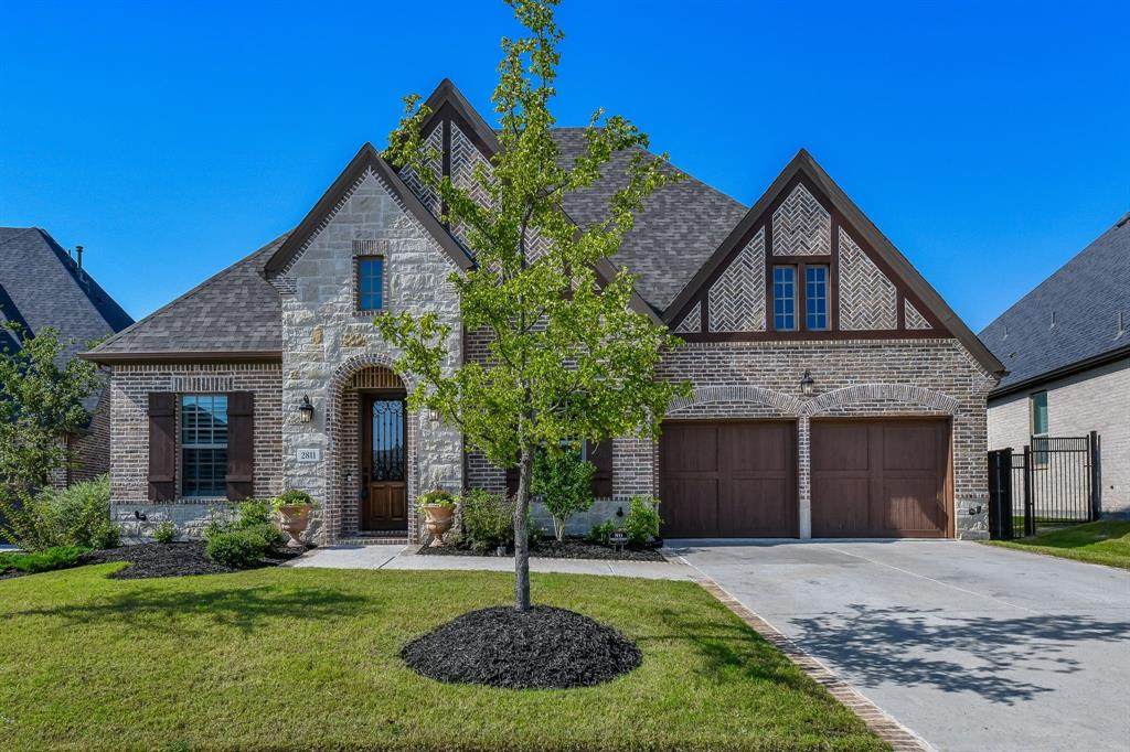 2811 Clarendon Court - Photo 1