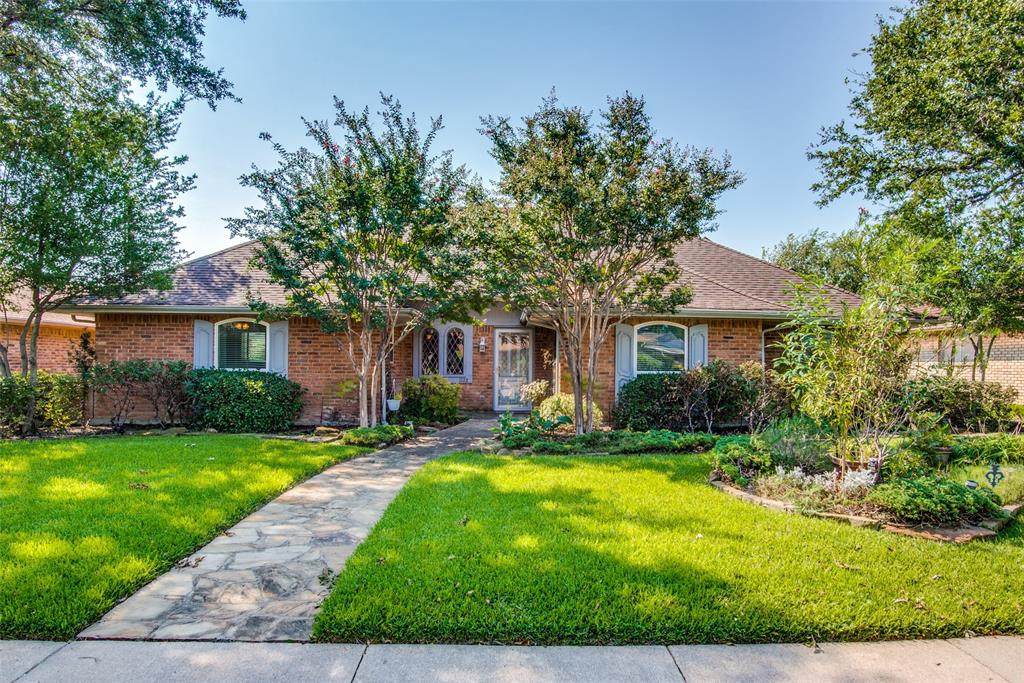 1922 Kentwood Lane - Photo 1