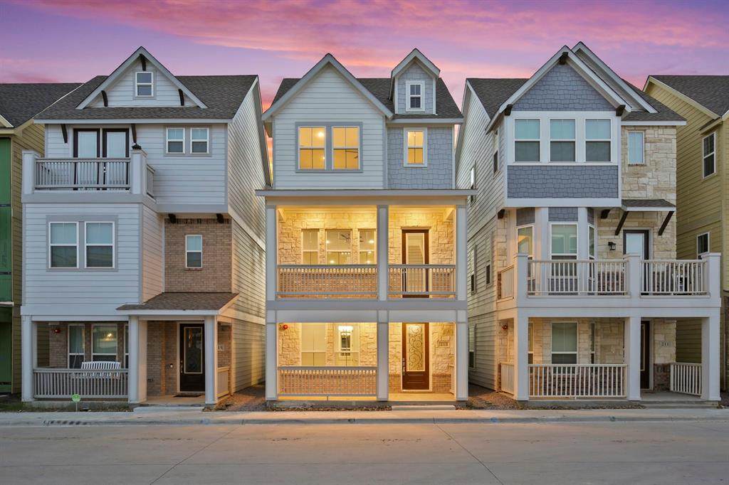201 Village Way - Photo 1