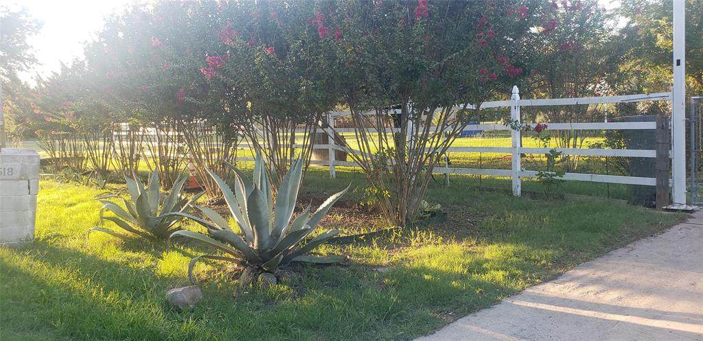 3518 County Road 2620 - Photo 1
