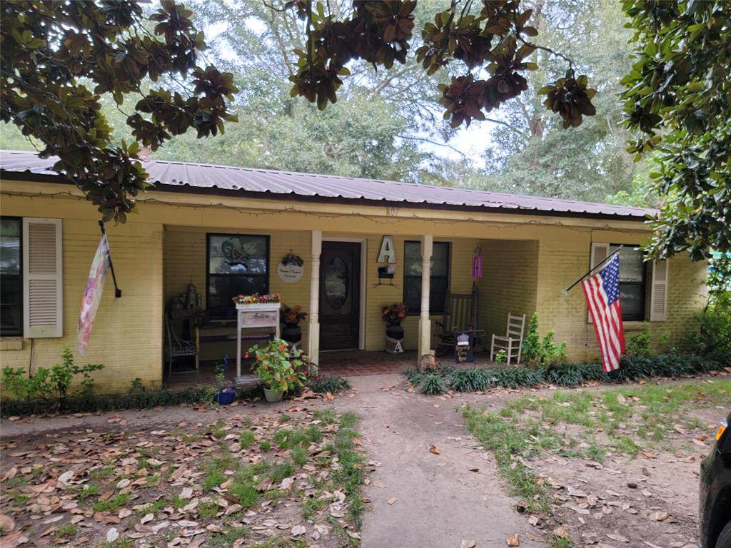 407 Forest Avenue - Photo 1