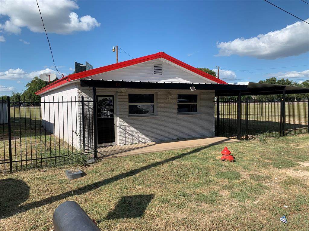 311 Hudson Street - Photo 1