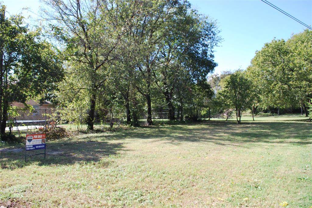 709 Buck Street - Photo 1