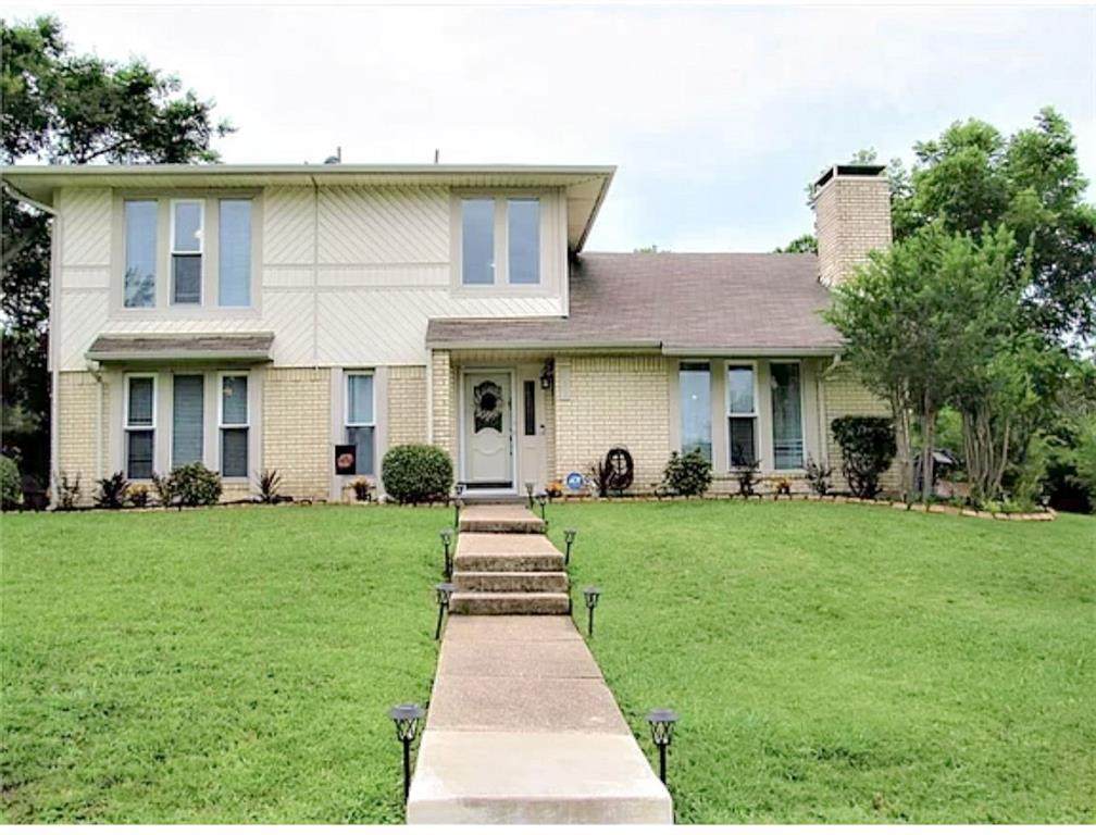 137 Edgewood Drive - Photo 1