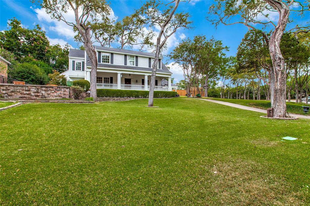617 Brookside Drive - Photo 1