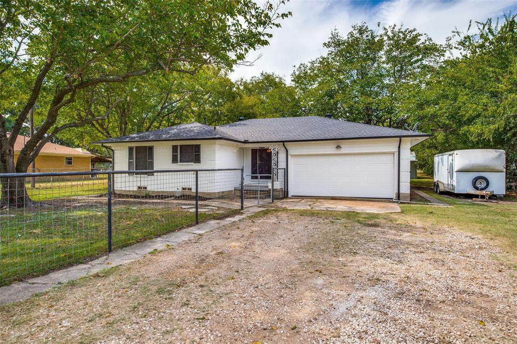 440 Southview Drive - Photo 1