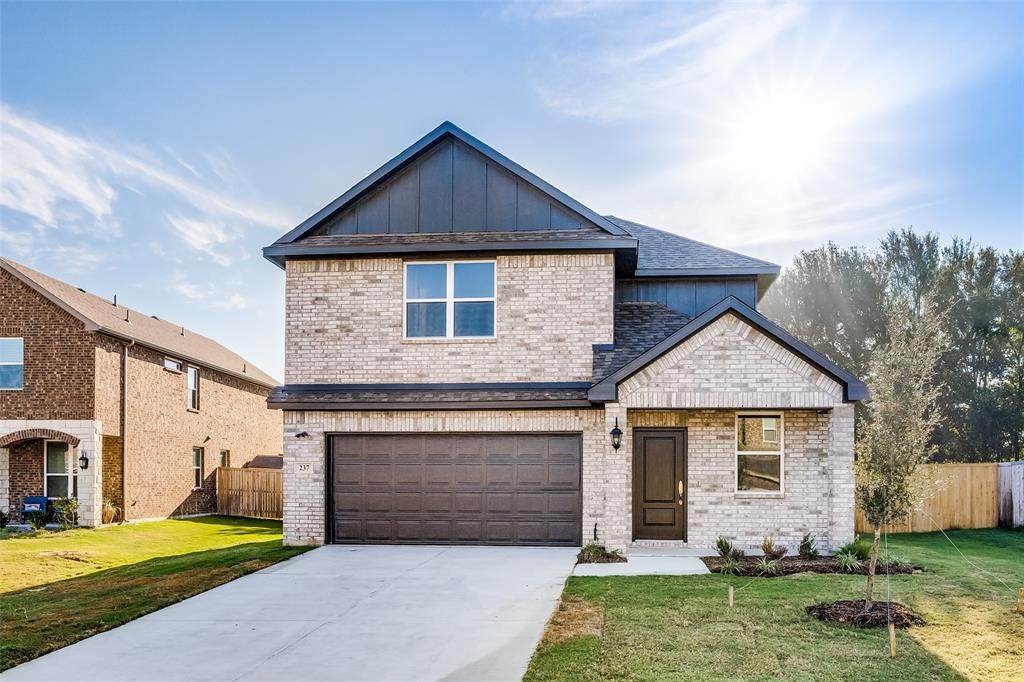 237 Teakwood Drive - Photo 1