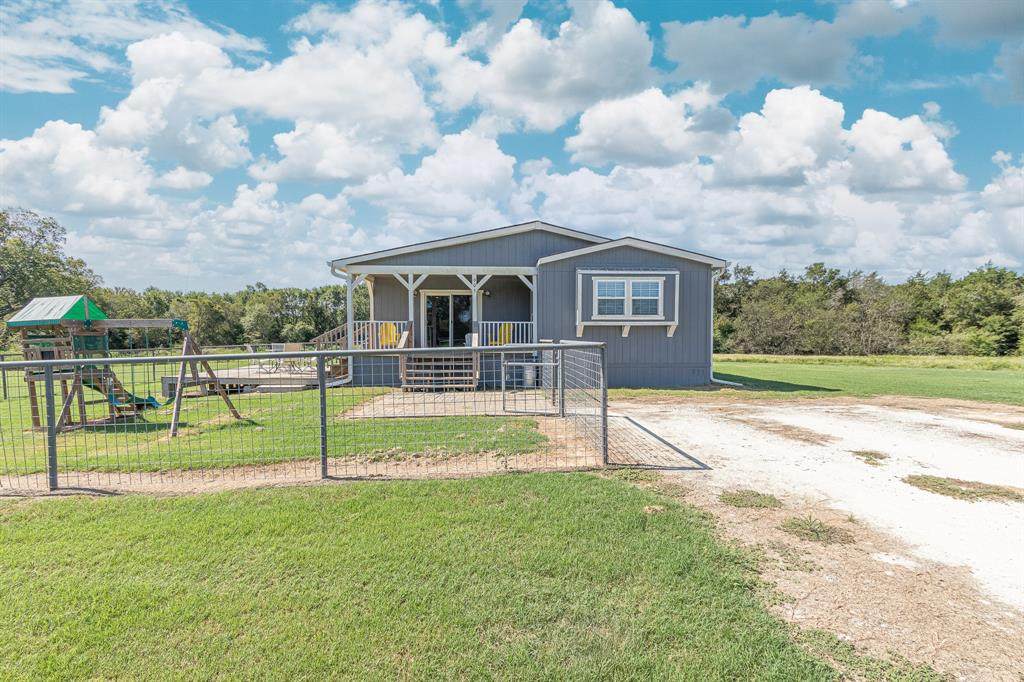 605 Bradley Street - Photo 1