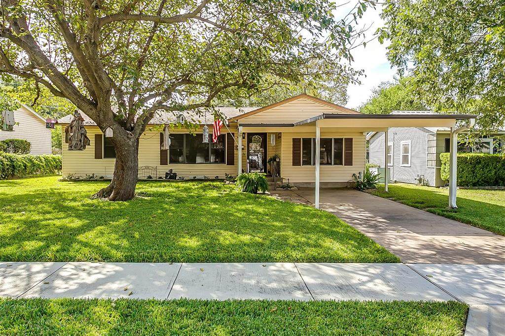 2310 Ridgewood - Photo 1