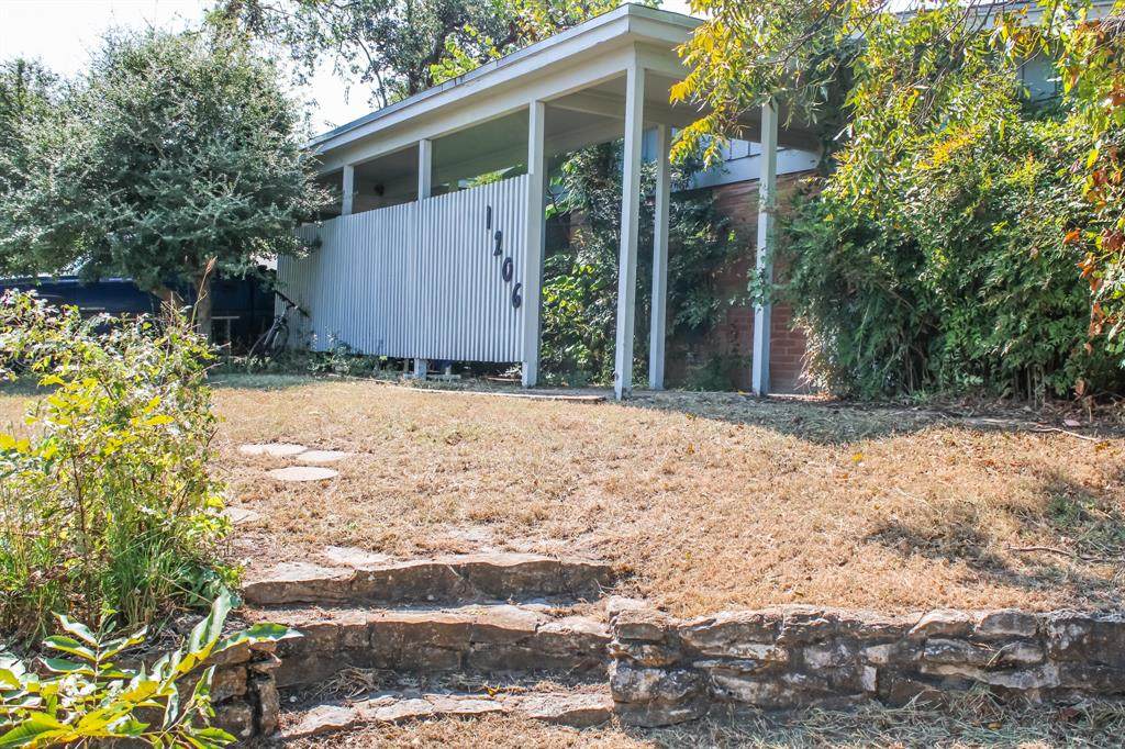 1206 Foster Lane - Photo 1