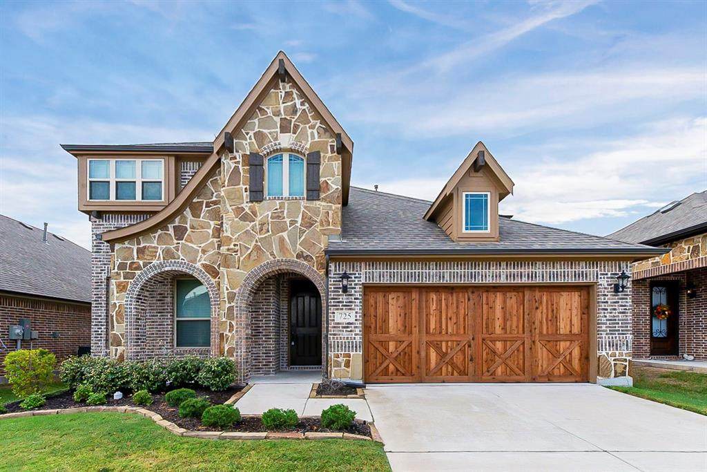 725 Edinburgh Drive - Photo 1