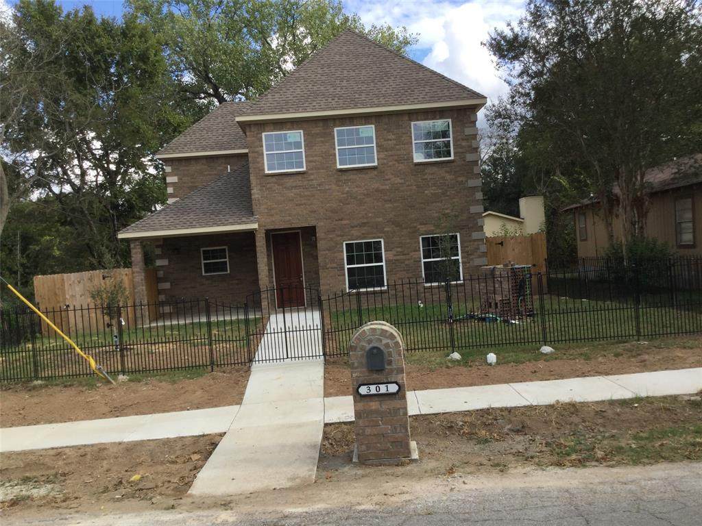 301 Mineral Wells Street - Photo 1