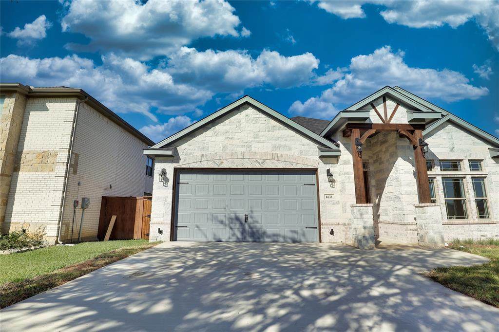 1611 Hardy Road - Photo 1
