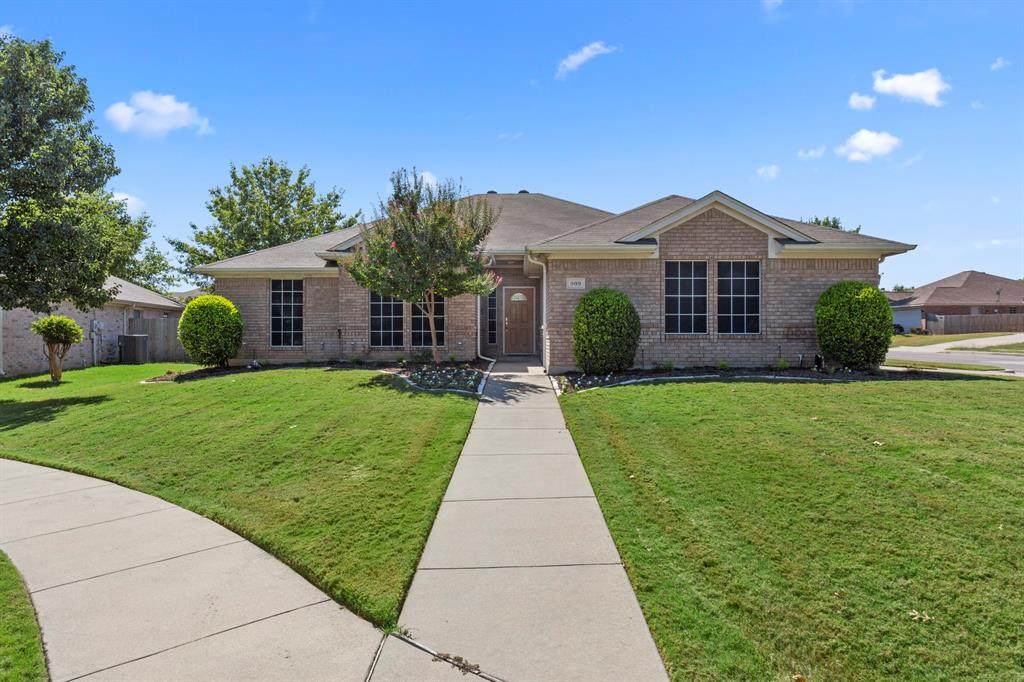 909 White Clover Court - Photo 1