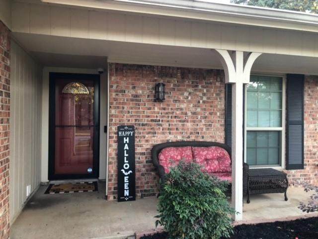 5302 Holly Trail - Photo 1