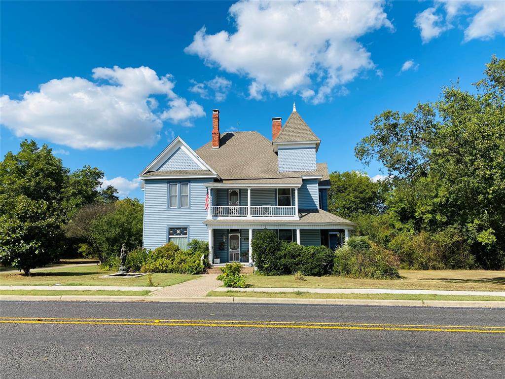 1018 Main Street - Photo 1