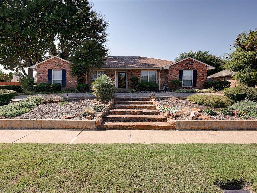2901 Spring Drive - Photo 1