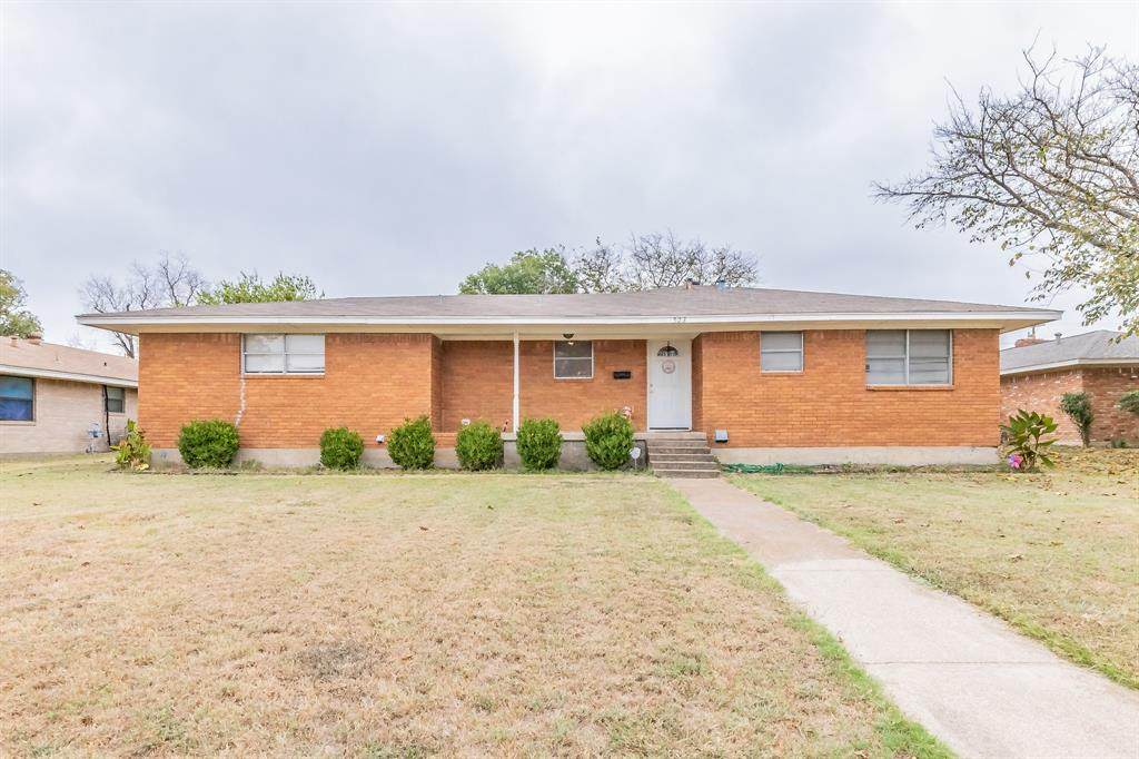 523 Highlands Drive - Photo 1