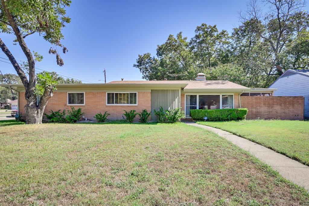 1702 Collier Street - Photo 1