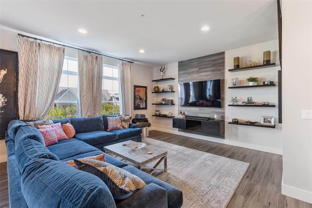 2305 Worthington Street - Photo 1