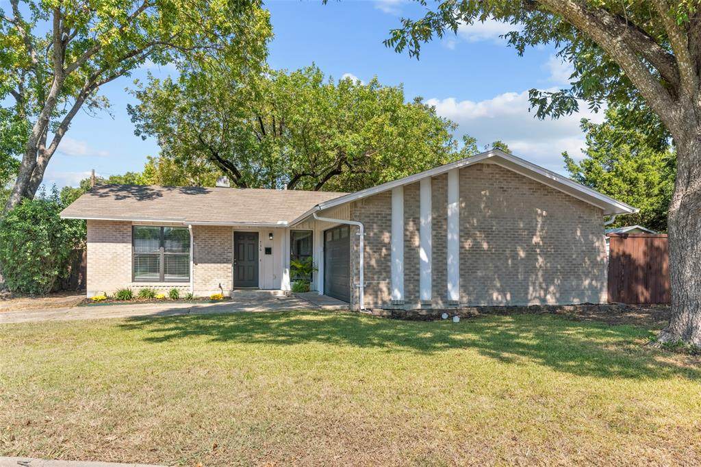 736 Pinehurst Drive - Photo 1