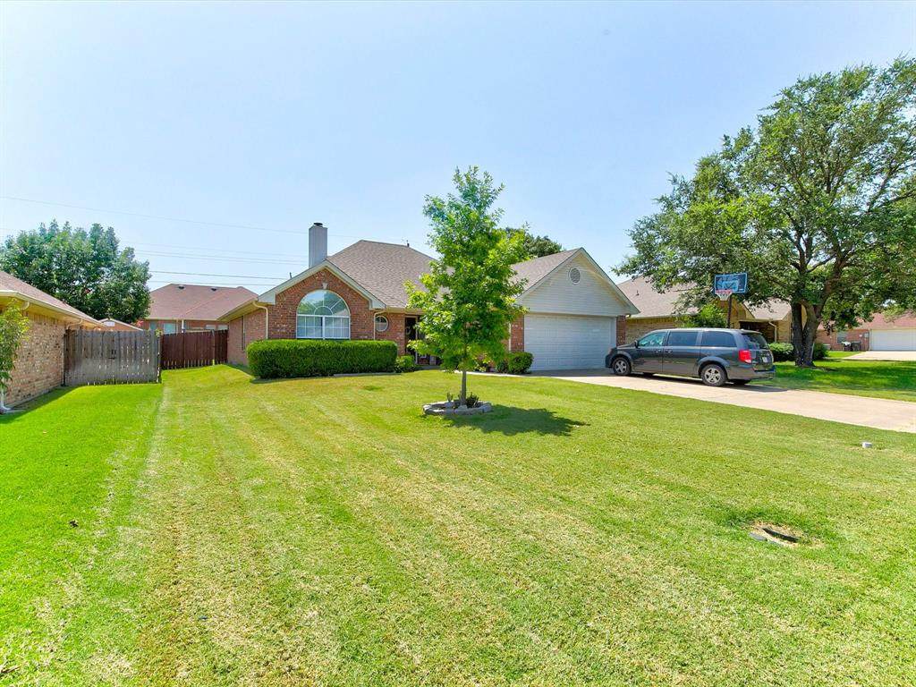 1404 Hyde Park Boulevard - Photo 1