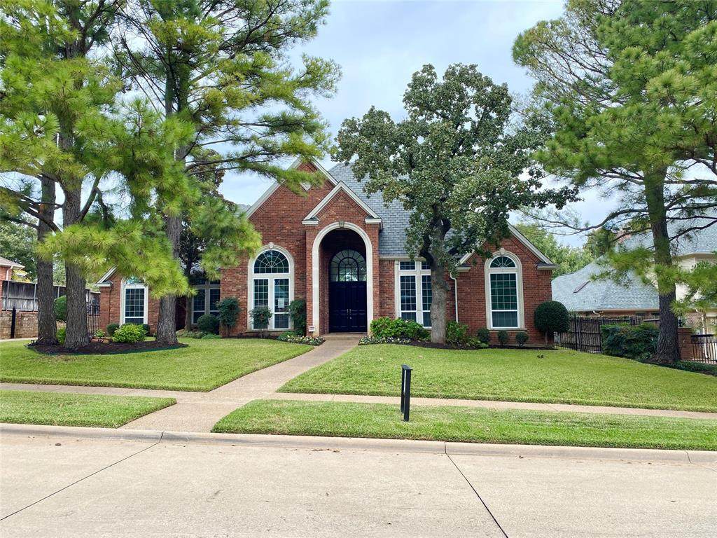 2908 Edgewood Lane - Photo 1