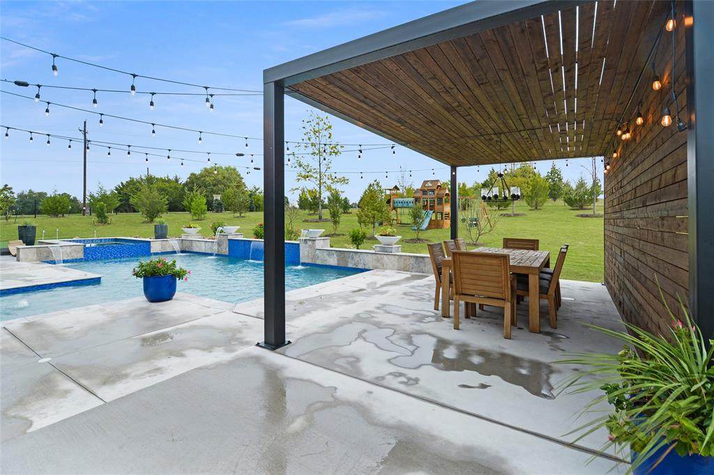 101 Brentwood Drive - Photo 1