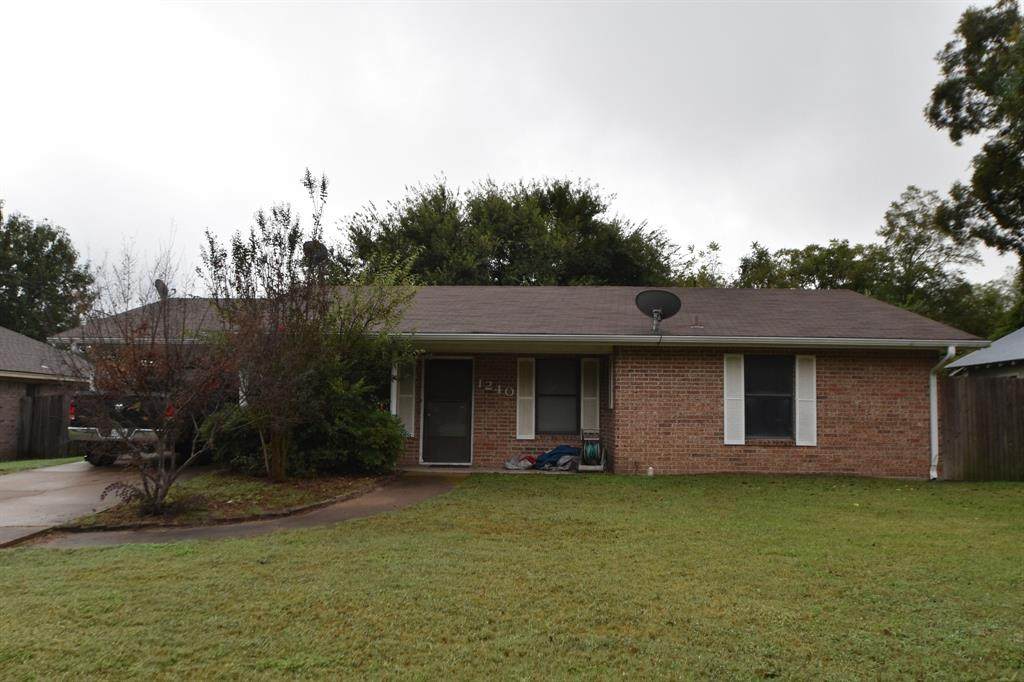 1240 Groesbeck Street - Photo 1