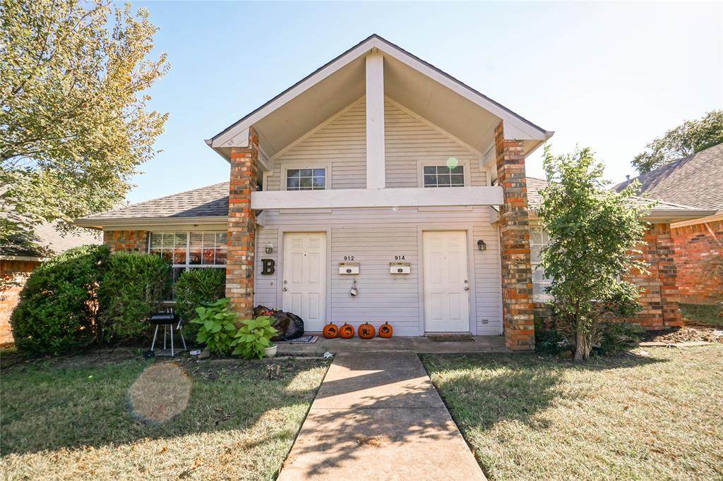 914 Houston - Photo 1