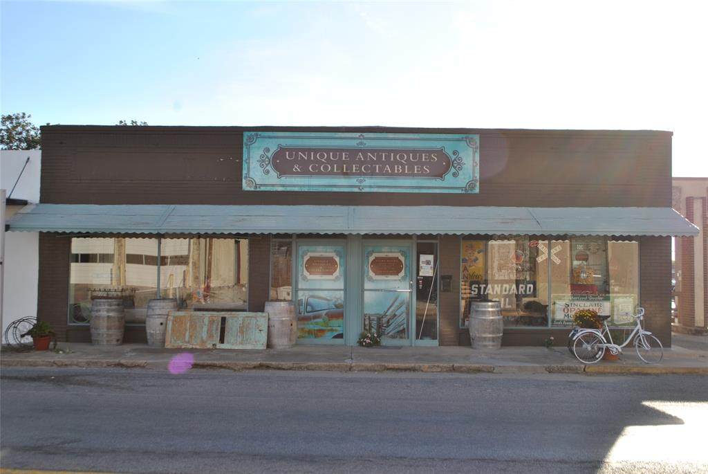 210 Austin - Photo 1