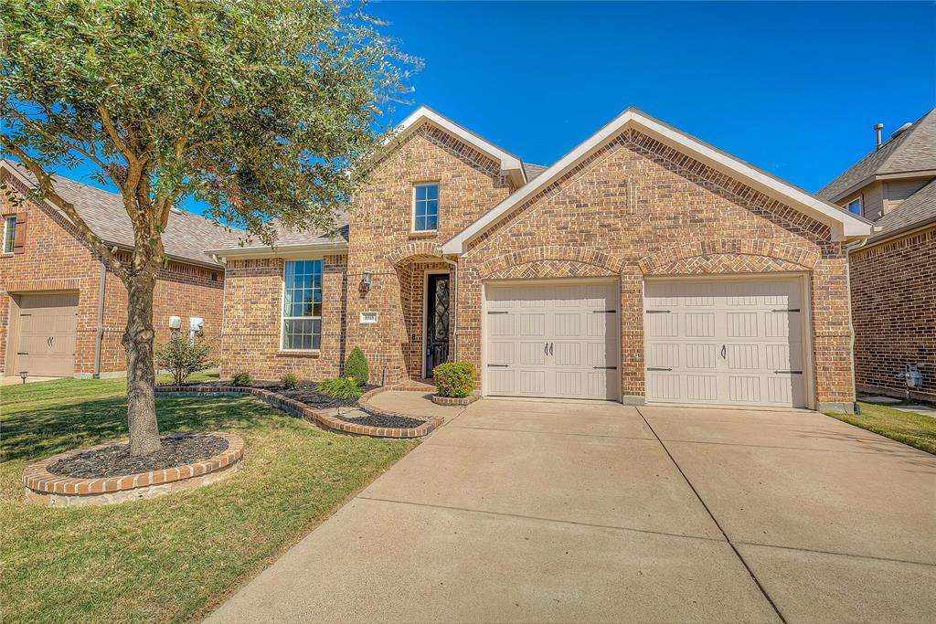 1018 Wedgewood Drive - Photo 1
