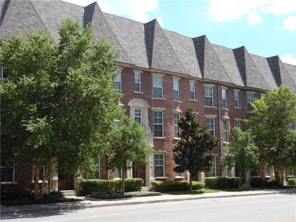 3200 Ross Avenue - Photo 1