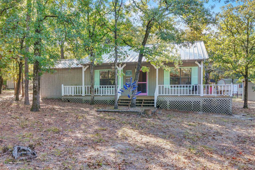 282 Magnolia Lane - Photo 1