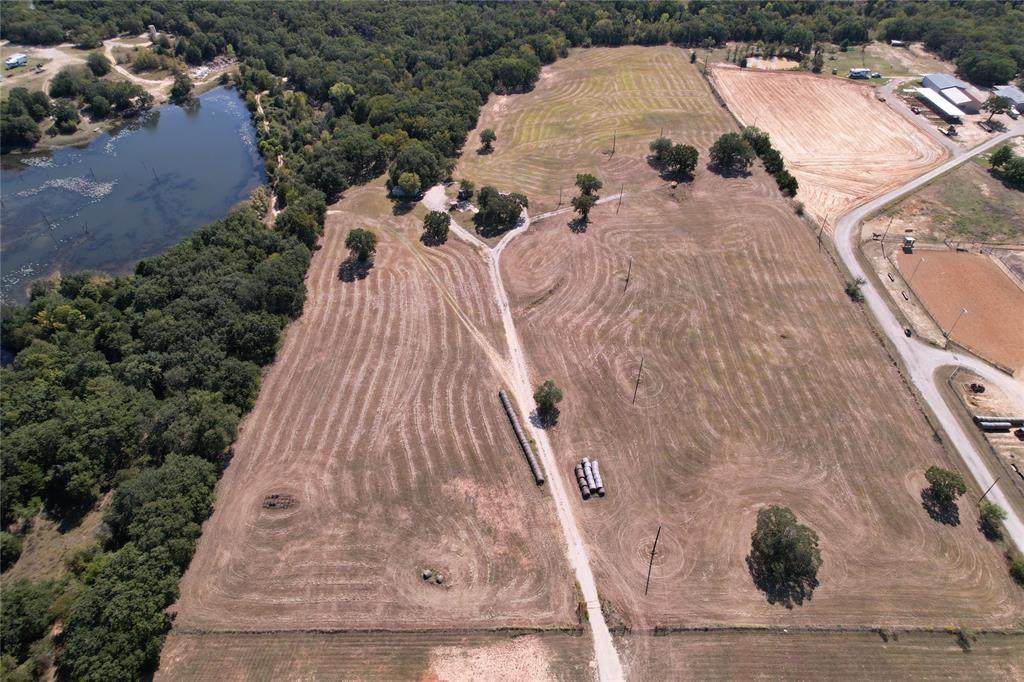 227 Private Road 3172 - Photo 1