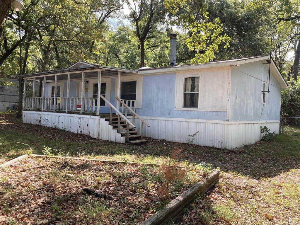 711 Oaklanding Circle - Photo 1